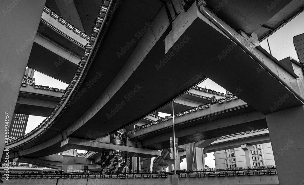 Fototapeta premium Empty street under a bridge