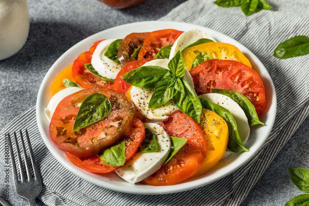 Healthy Homemade Heirloom Tomato Caprese Salad Healthy Homemade Heirloom Tomato Caprese Salad