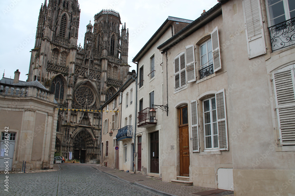 houses and saint-etienne cathedral in toul in lorraine (france)