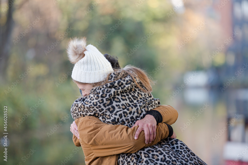 Fototapeta premium Happy young couple hugging