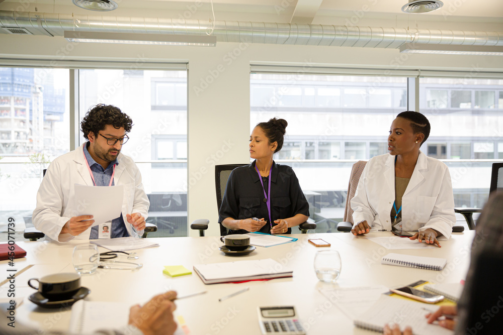 Obraz premium Business people in conference room meeting