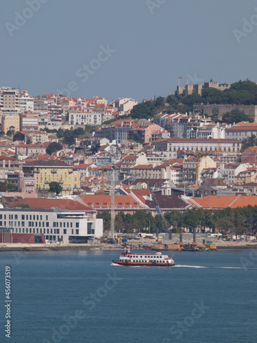 Cacilheiro (ferry boat) crossing the river Tagus in Lisbon © Sérgio Nogueira