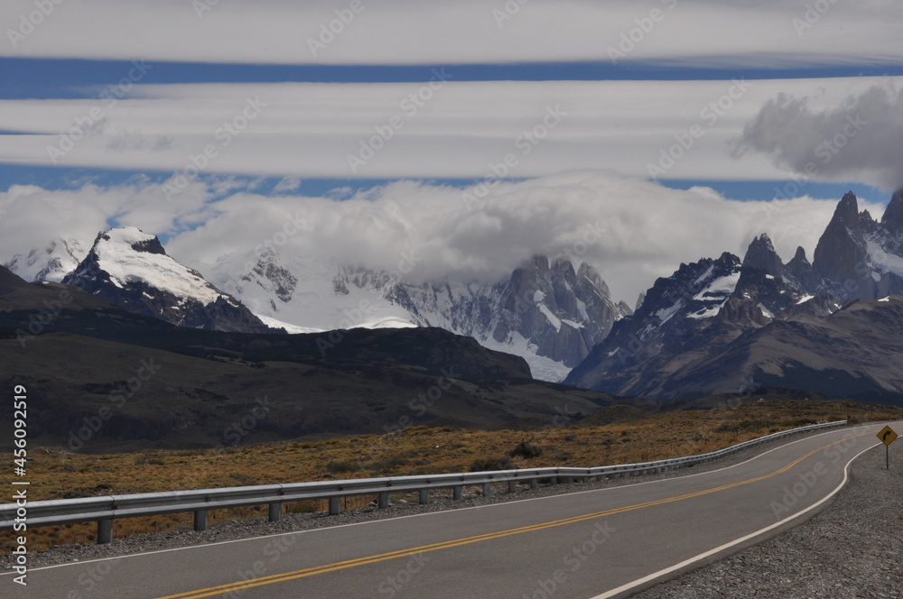 Fototapeta premium calafate el chalten patagonia glaciar monte fitz roy