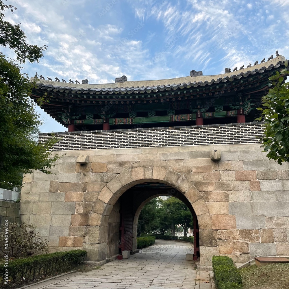 gate of the city gate of the city