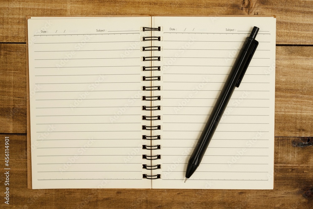 Notebooks and pens are teaching materials. Keep a good record of the details. Notebooks and pens are teaching materials. Keep a good record of the details.