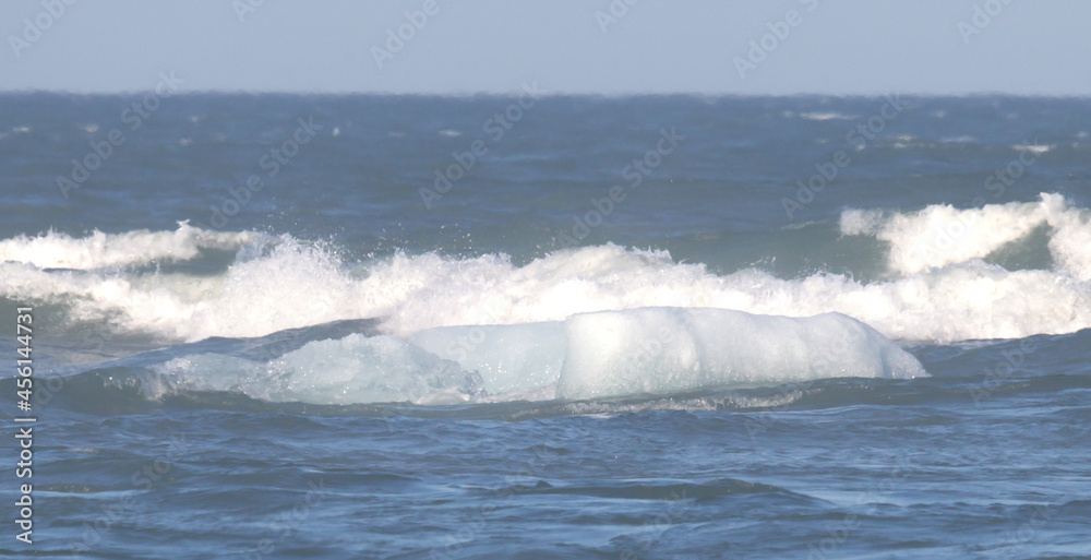 Icebergs floating at diamond beach, Jokulsarlon