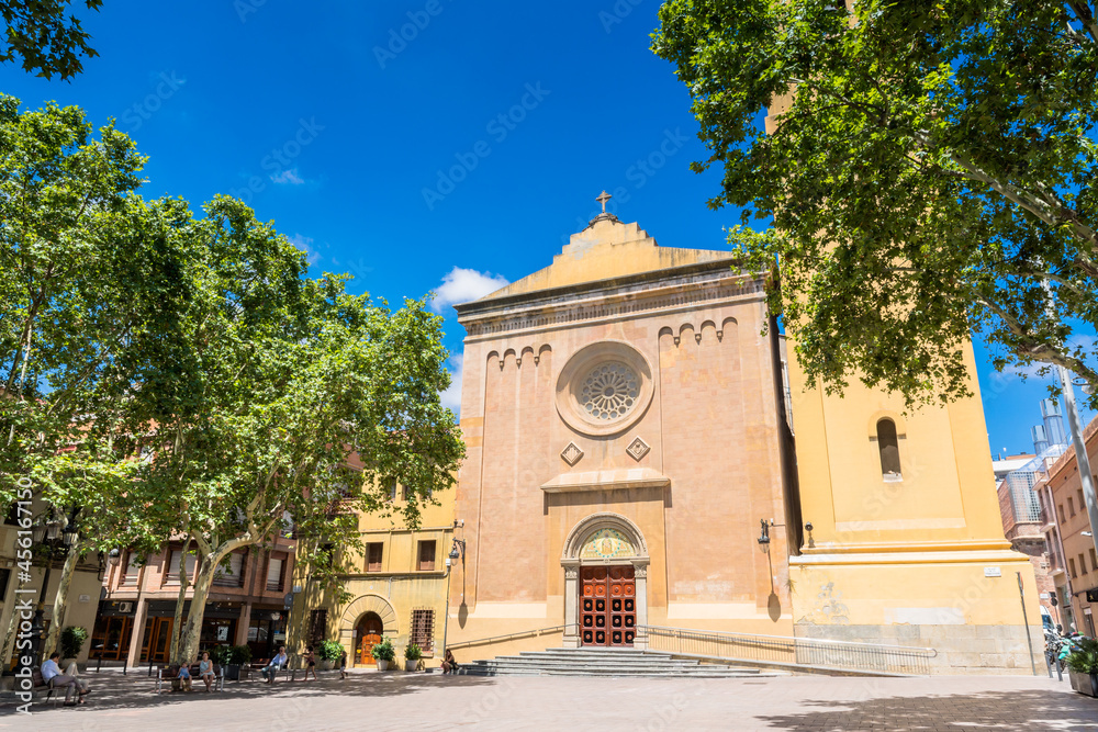 Plaça de la Concòrdia and Església de Santa Maria del Remei in Les Corts, Barcelona
