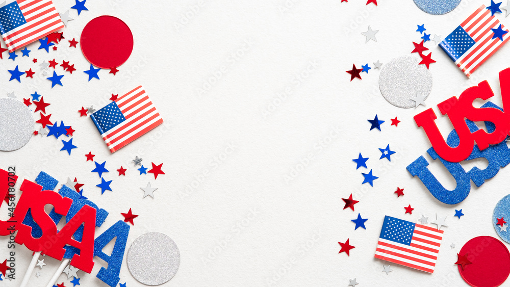 Obraz premium USA holiday decorations frame on white background flat lay. Independence Day, American Labor day, US Memorial Day, Columbus day banner design.