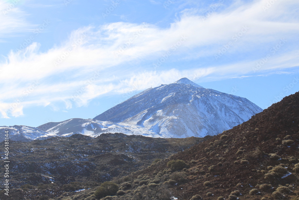 Fototapeta premium el Teide, tenerife with snow