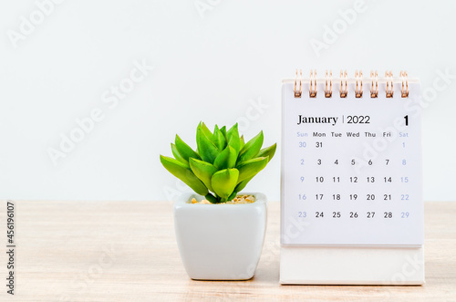 January 2022 desk calendar.