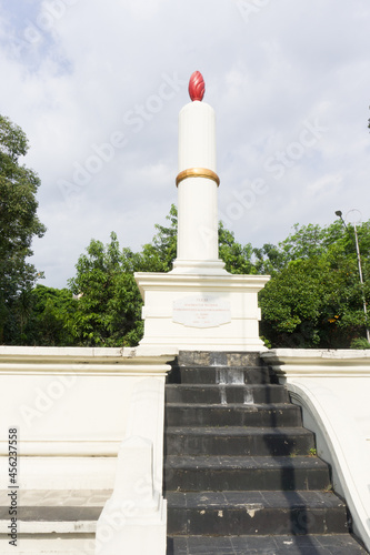 A wax monument which is one of the hallmarks of the solo and very iconic city that is usually visited by tourists. Tugu Lilin Surakarta
