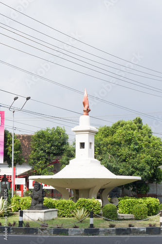 A wax monument which is one of the hallmarks of the solo and very iconic city that is usually visited by tourists. Tugu Lilin Surakarta