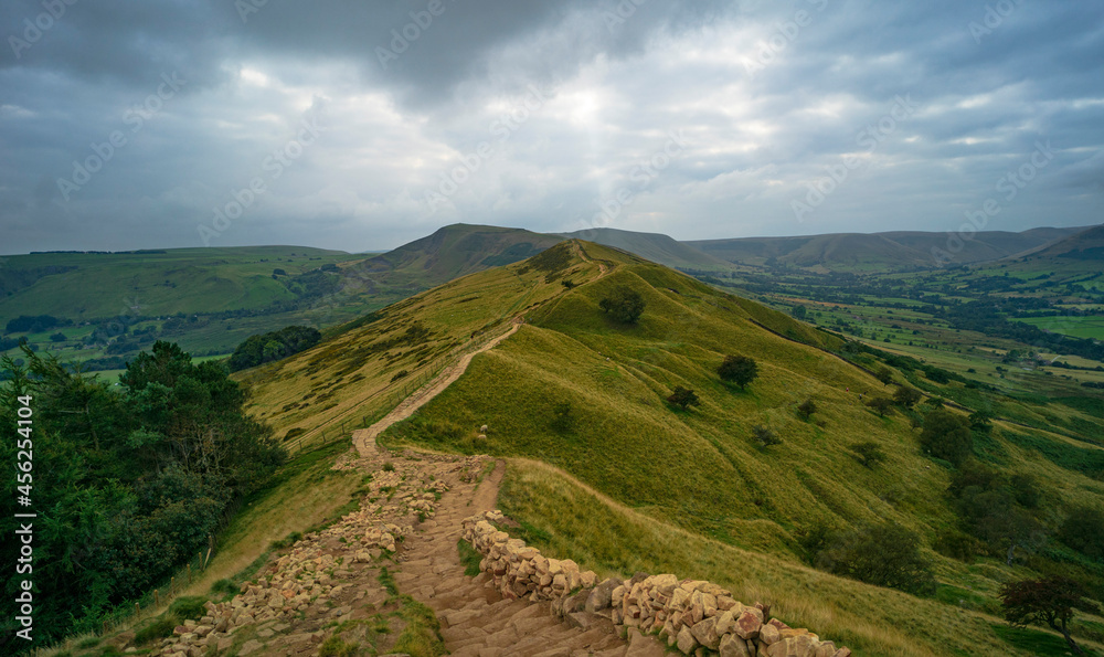 Fototapeta premium view of the mountains