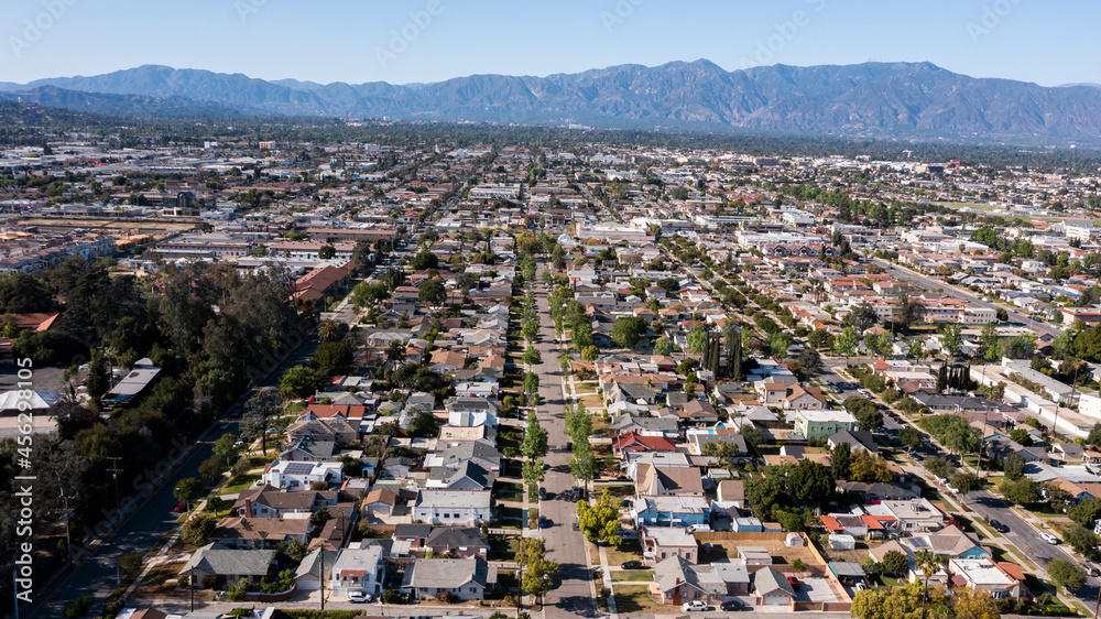 Afternoon aerial view of suburban Alhambra, California, USA. - obrazy, fototapety, plakaty 