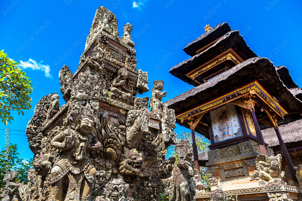 Fototapeta premium Pura Desa Batuan temple in Bali