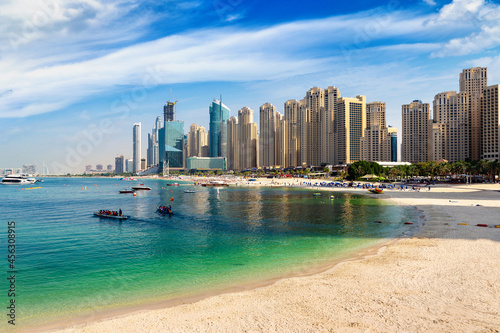 Dubai Marina in a sunny day © Sergii Figurnyi