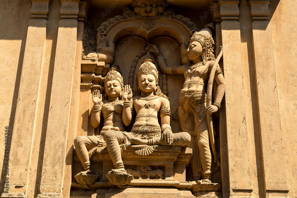Kelaniya Raja Maha Viharaya temple