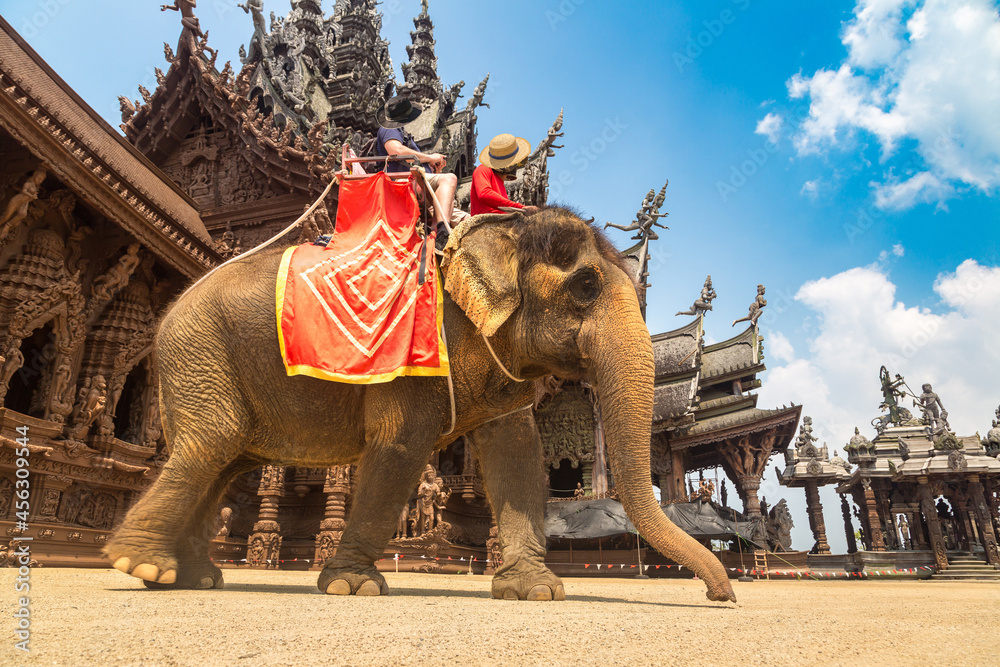Naklejka premium Sanctuary of Truth in Pattaya