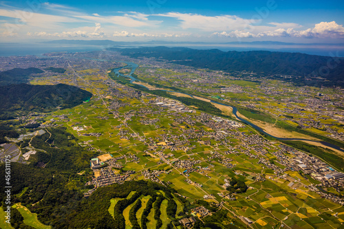 和歌山県、船戸山から岩出市や和歌山市の市街地をパラグライダーから撮影