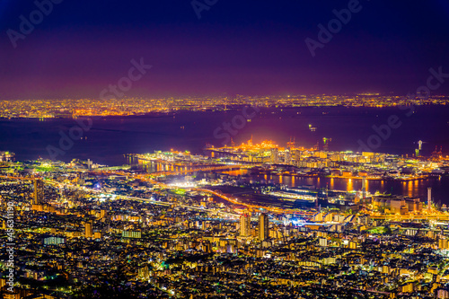 六甲から見た神戸と大阪湾の夜景