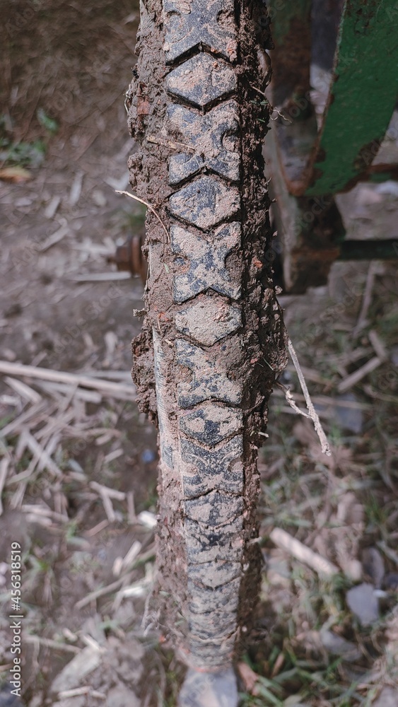 Obraz premium Darty hardwork bycicle tire