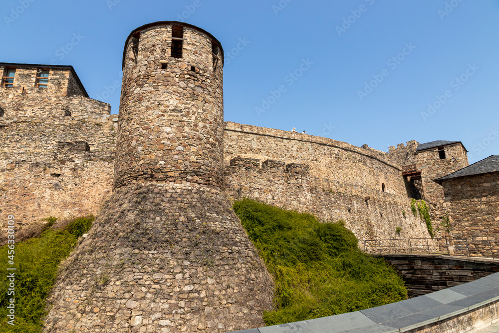 Ponferrada, Spain. The Torre del Malvecino tower and the walls of the Castillo de los Templarios (Castle of the Knights Templar) Ponferrada, Spain. The Torre del Malvecino tower and the walls of the Castillo de los Templarios (Castle of the Knights Templar)