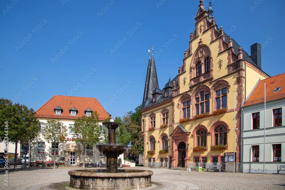 Marktplatz mit Rathaus  und Kirche in Egeln, Salzlandkreis, Sachsen-Anhalt