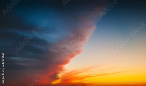Fototapeta Naklejka Na Ścianę i Meble -  Beautiful colorful cloudy sunset sky