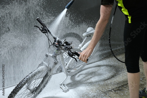 Bicycle washing with spry machine