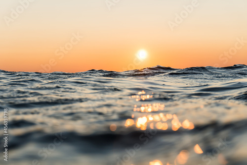 Fototapeta Naklejka Na Ścianę i Meble -  Cloudless orange sunset over the ocean