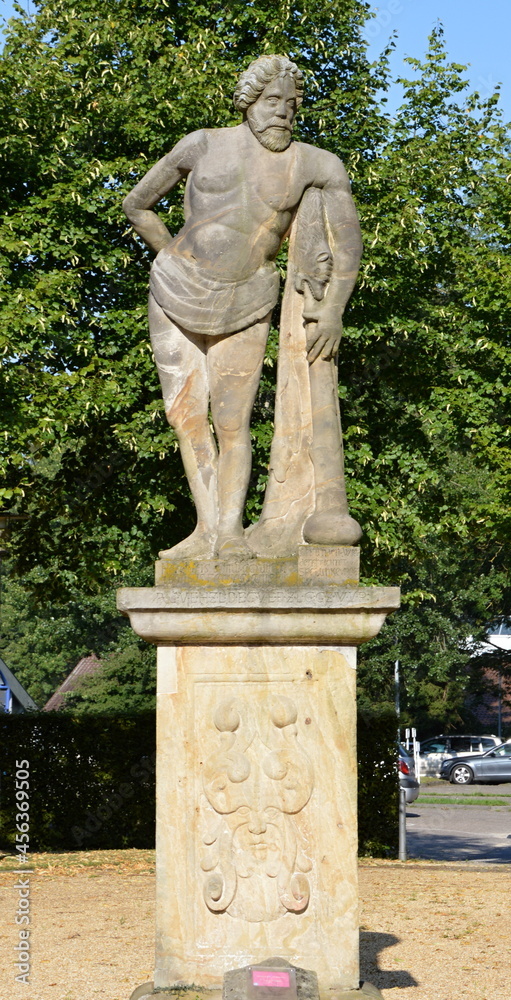 Statue im Park in der Kur Stadt Bad Pyrmont, Niedersachsen