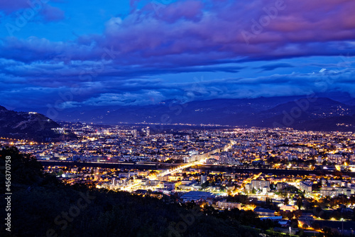 Grenoble à l'heure bleue depuis le Vercors