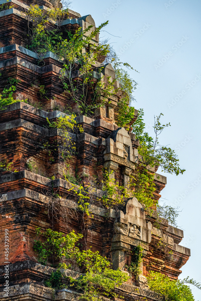 Fototapeta premium Duong Long champa tower, Binh Dinh, Vietnam