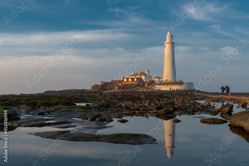 Obraz na płótnie Scenic view of the St. Mary's Lighthouse in the United Kingdom