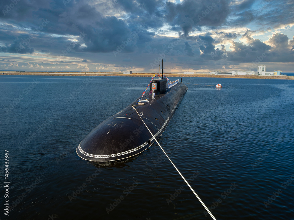 warships are preparing for the naval parade. St. Petersburg, June 2021
