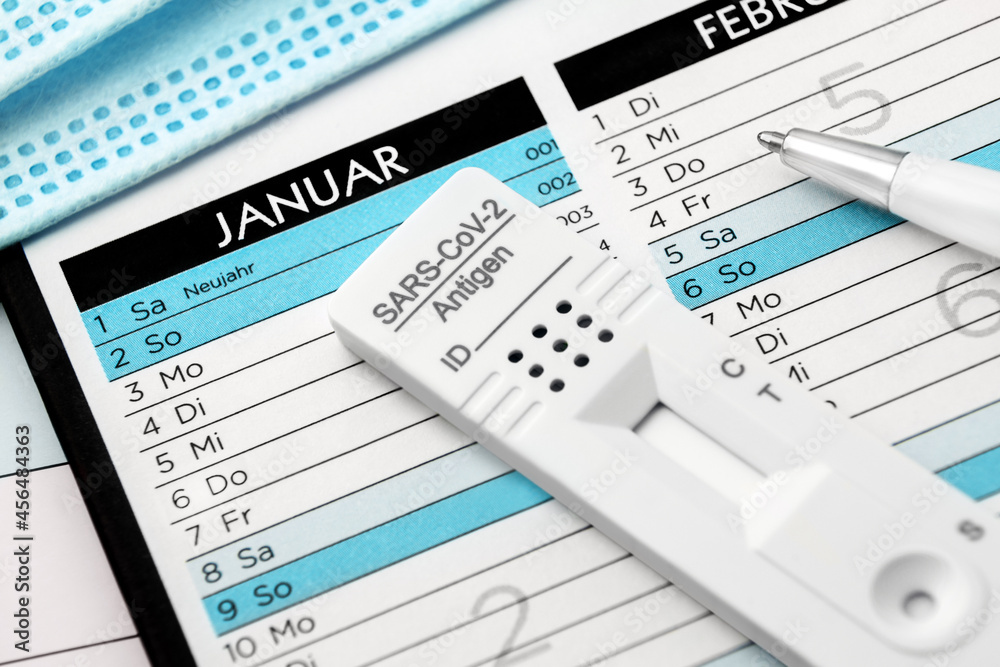 Kalender Januar 2022 Pandemie und Antigen Corona-Schnelltest mit Masken Kalender Januar 2022 Pandemie und Antigen Corona-Schnelltest mit Masken