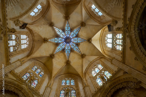 detalle del interior de la hermosa catedral de Burgos, España