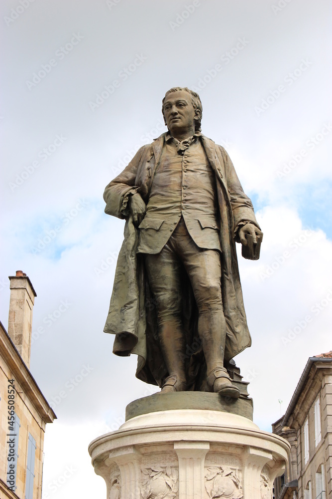 Statue de Denis Diderot par Bartholdi à Langres