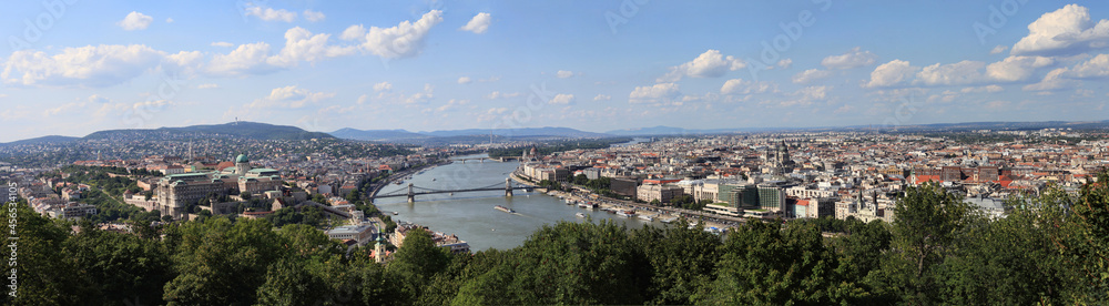 Fototapeta premium budapest panoramic view from gellert hill