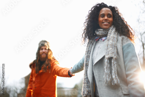 Картината върху платно Couple holding hands