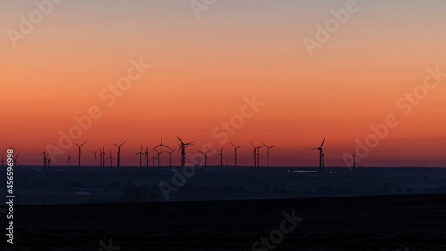 Windpark bei Morgenrot