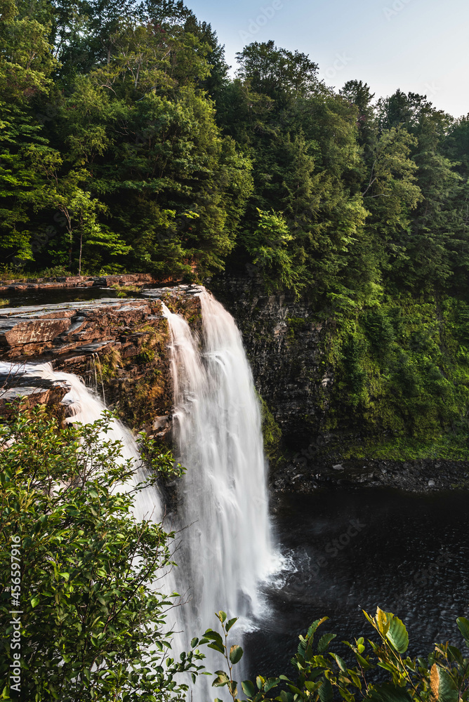 Obraz premium waterfall in the mountains