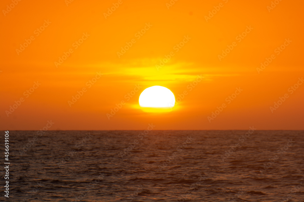 Naklejka premium dominican, barbados, pacific, acapulco, puerto, malecon, mexico, tropical, historic, architecture, street, romantic, peaceful, tourism, colorful, mazatlan, architectural, window, promenade, sea, lands