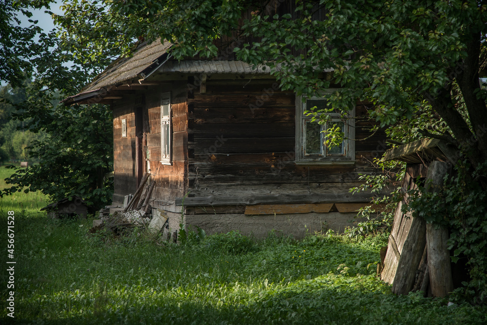 stara wiejska drewniana chata, dom stara wiejska drewniana chata, dom