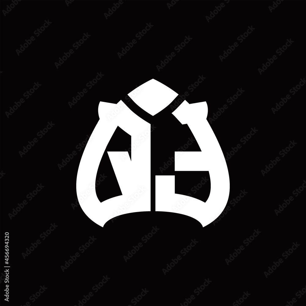 Fototapeta premium QT Logo monogram with spade shape design template