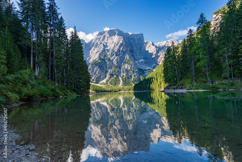Fototapeta Naklejka Na Ścianę i Meble -  Lake Braies (Lago di Braies or Pragser Wildsee) and the Mountain peak of Croda del Becco or Seekofel, Dolomites, South Tyrol, Trentino-Alto Adige, Bolzano province, Italy, Europe.