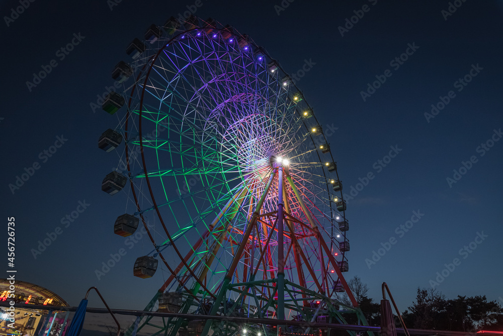 Ferris wheel that doesn't stop even at Christmas(2020)