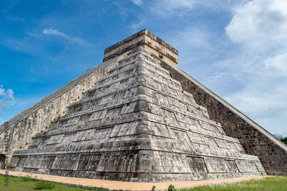 chichen itza pyramid