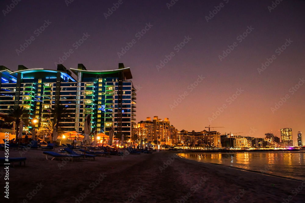 A view of the beach and the complex Oceana Palm Jumeirah