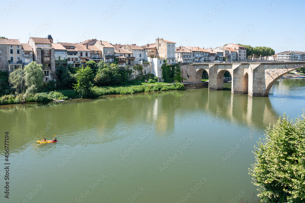 Le pont des Cieutats sur la rivière Lot, Villeneuve sur Lot, Lot et Garonne, Sud ouest